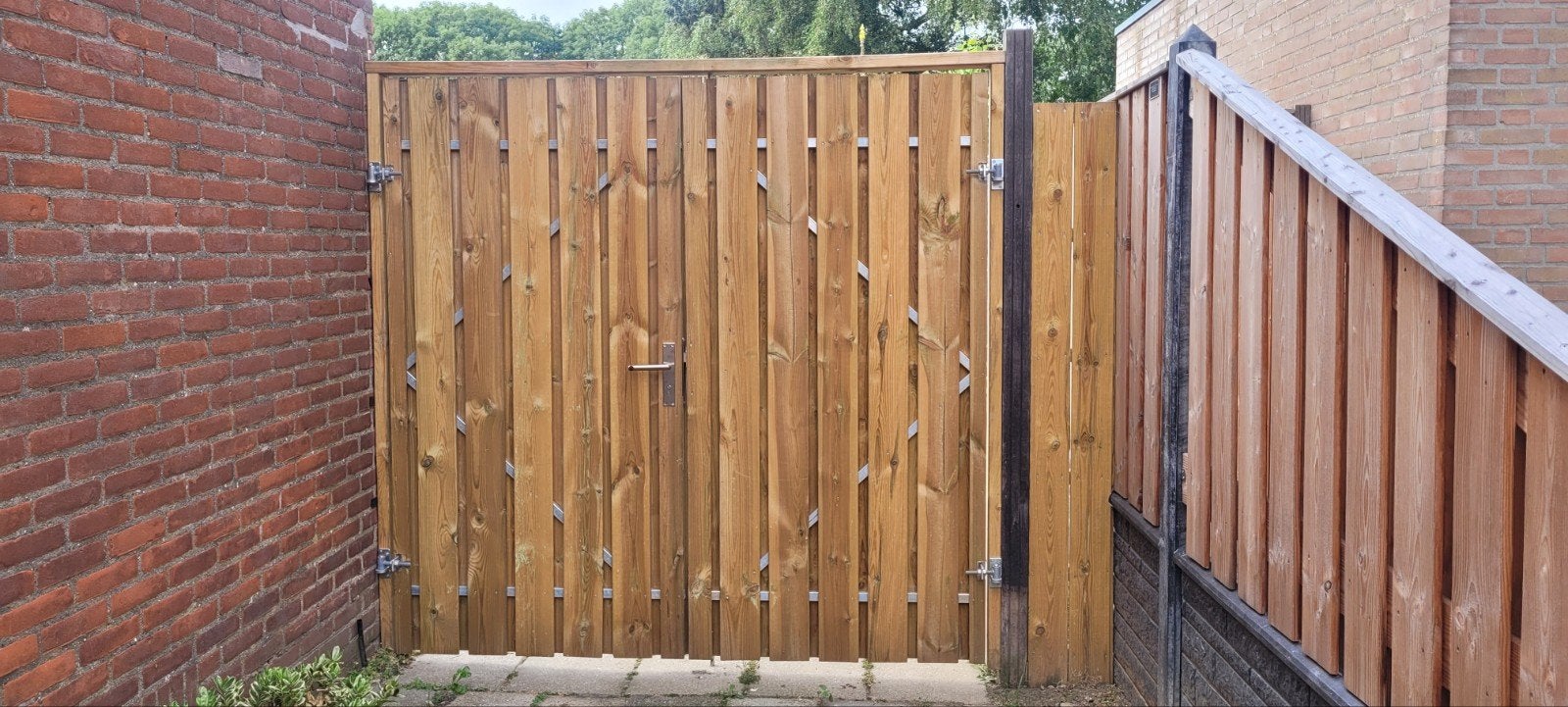 Tuinpoort | Dubbele deur | 210 breed en 200 hoog, Ophalen, 1 tot 2 meter, Minder dan 3 meter, Zo goed als nieuw