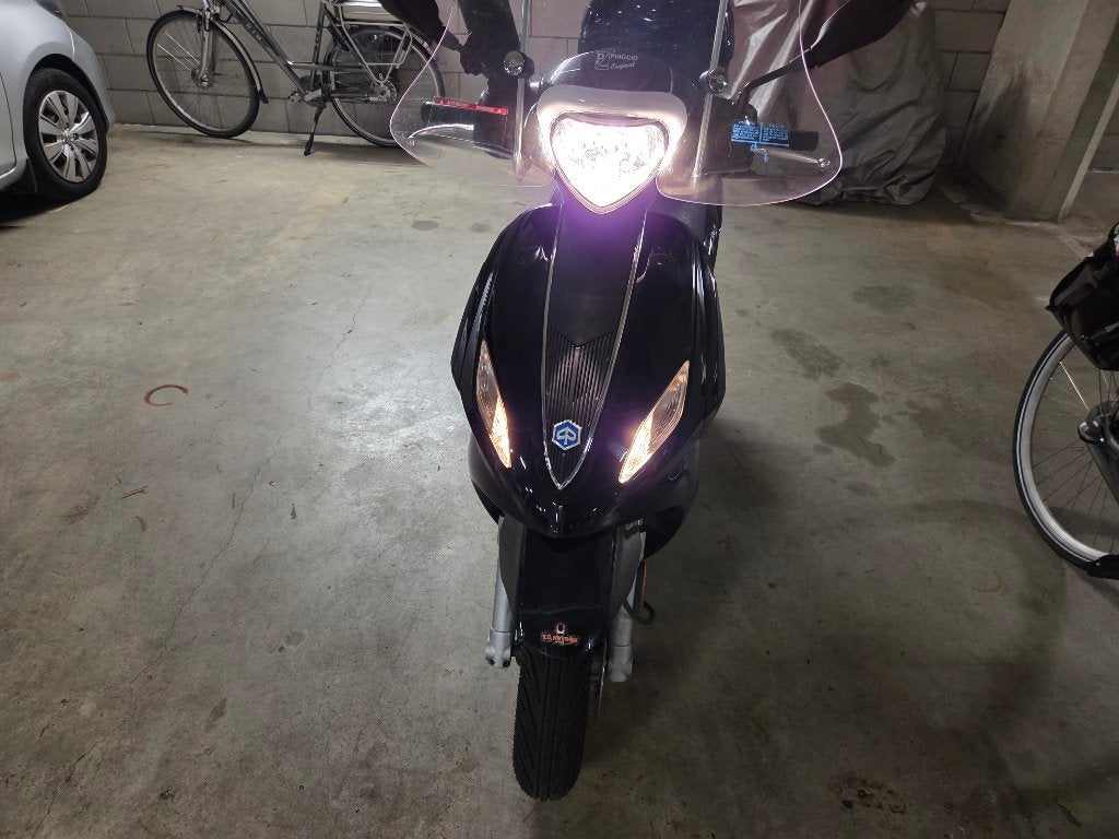 Piaggio Fly 50cc 4-takt snorscooter bouwjaar 2016, Ophalen, Zo goed als nieuw, Fly, Benzine