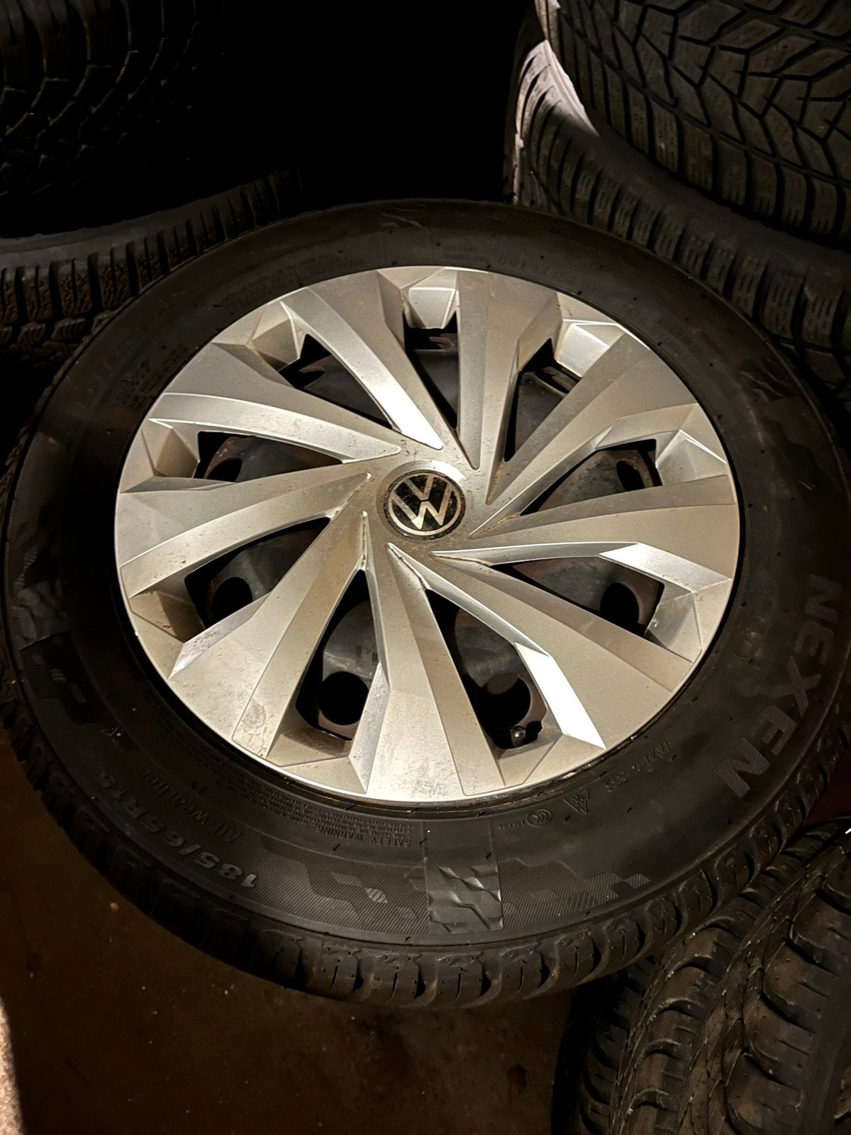 VW polo Ibiza winterbanden all seasons op stalen velg 5x100, Ophalen, 15 inch, Banden en Velgen, 185 mm