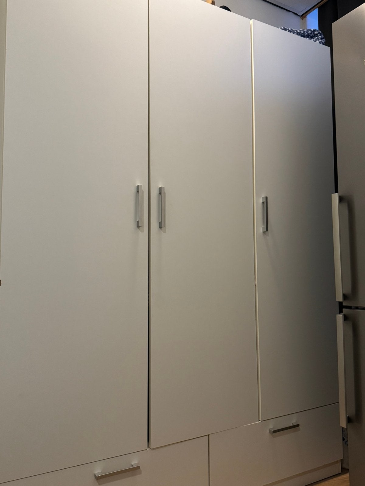 Kleding kast, Ophalen, Zo goed als nieuw