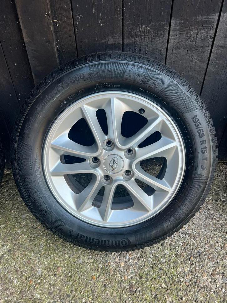 Originele Hyundai i30 velgen 5x114,3 vredestein winter 15?, Gebruikt, 15 inch, Banden en Velgen, Niet ingevuld