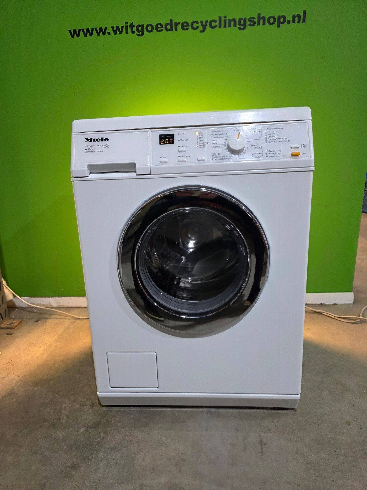 Miele W3203 Refurbished Wasmachine 6kg 1200rpm, Info@miele.com, Refurbished, Ophalen of Verzenden, Miele