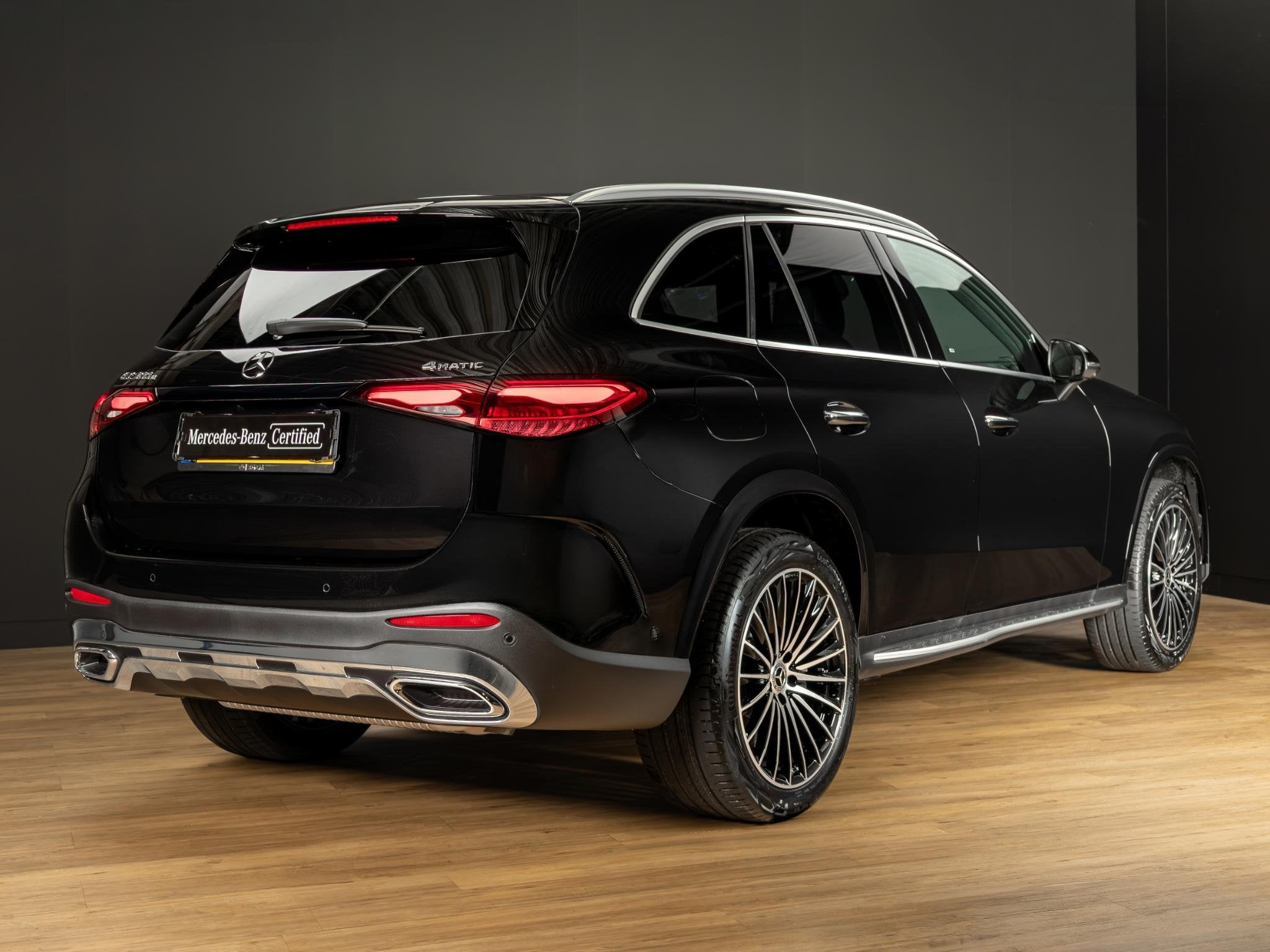 Mercedes-Benz GLC 300e 4MATIC Sport Edition Premium | Panora, Auto's, Automaat, 4 cilinders, Zwart, Vierwielaandrijving