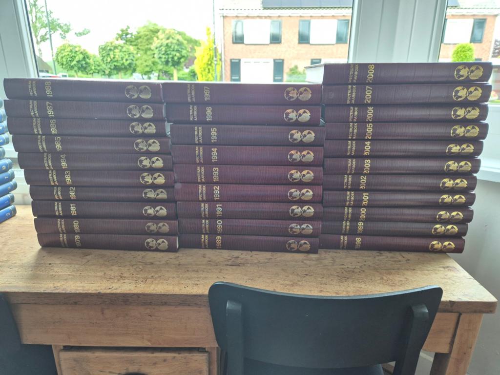 Gratia: Spectrum Jaarboeken Collectie (1979-2008), Ophalen, Gelezen, Algemeen, Complete serie
