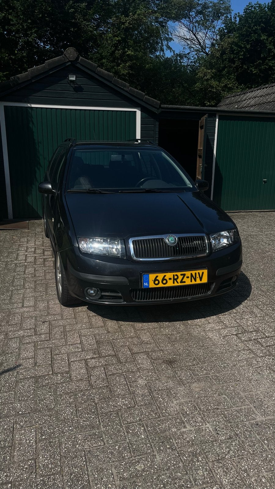 Skoda Fabia 1.4 Combi 74KW 2005 Zwart, Ophalen, Voor, Nieuw, Spatbord