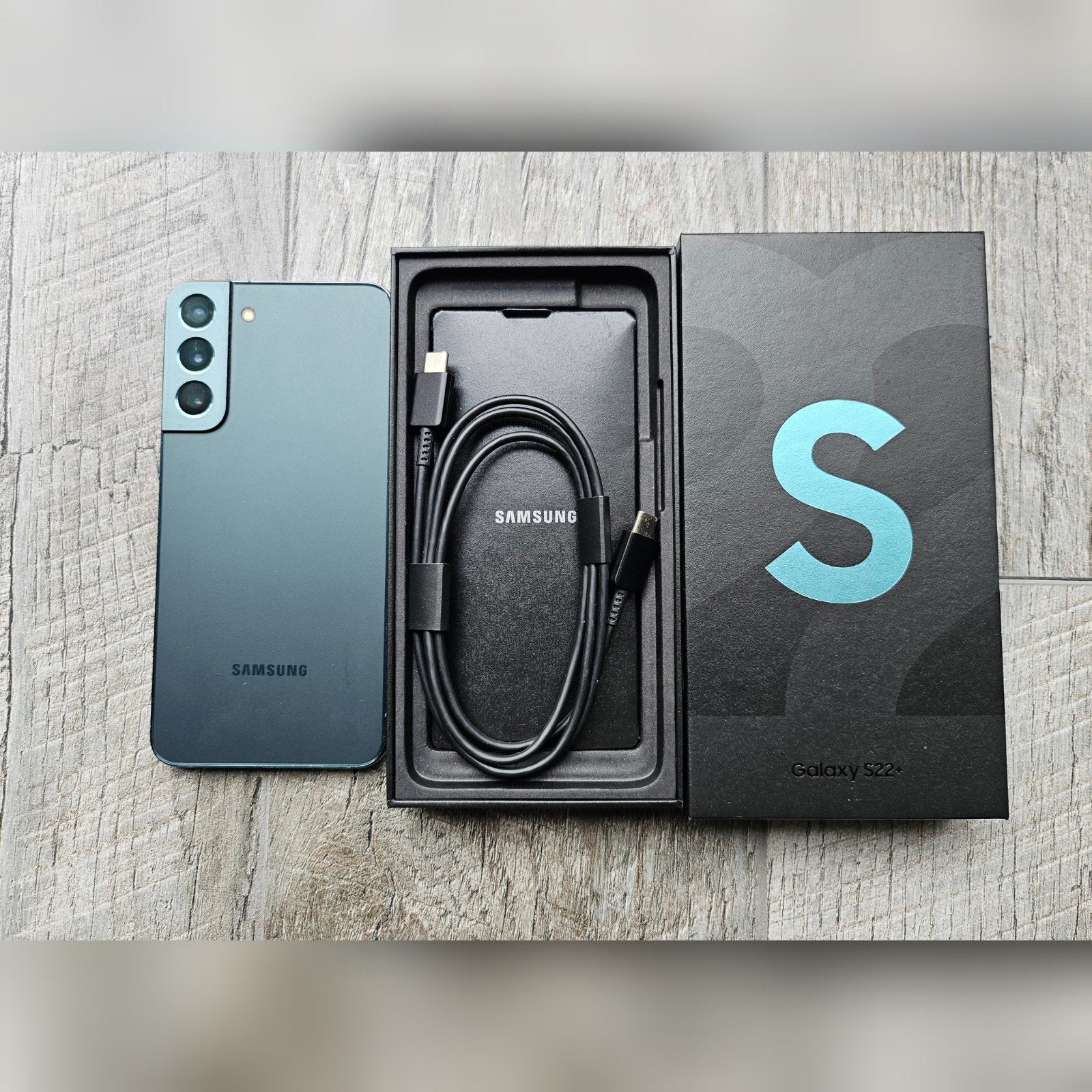 Samsung Galaxy S22 Plus, compleet in doos.