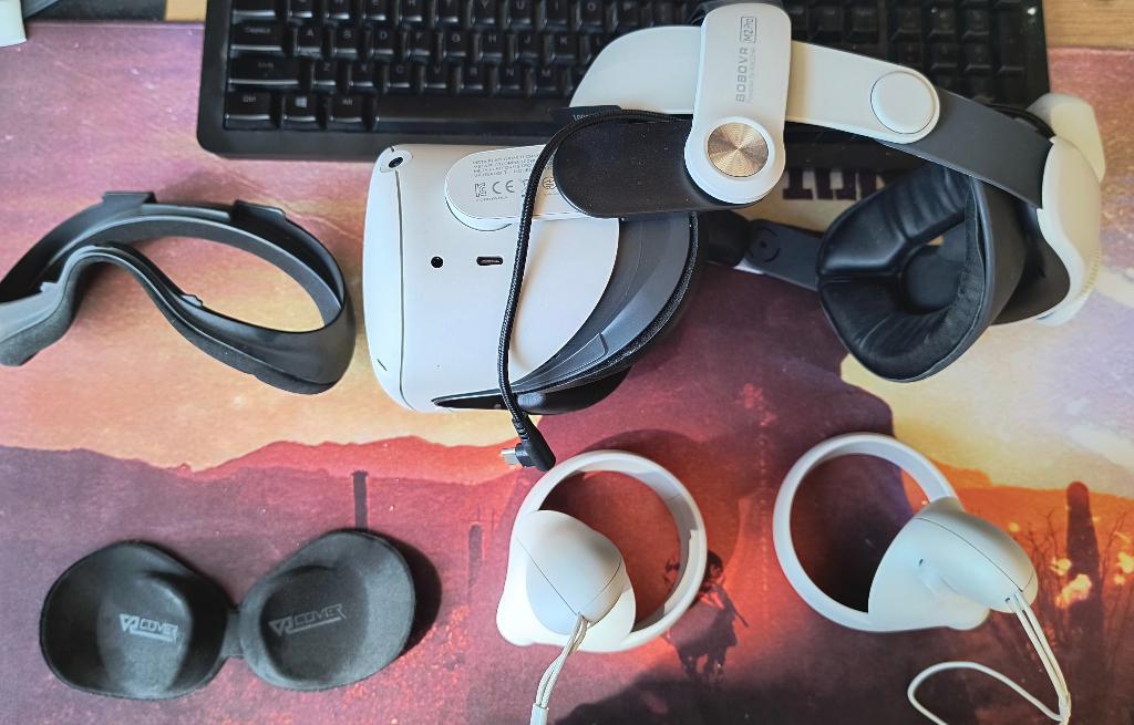 Meta Quest 2 met speciale headstrap, Spelcomputers en Games, Virtual Reality, Ophalen, Zo goed als nieuw, VR-bril, Overige platformen