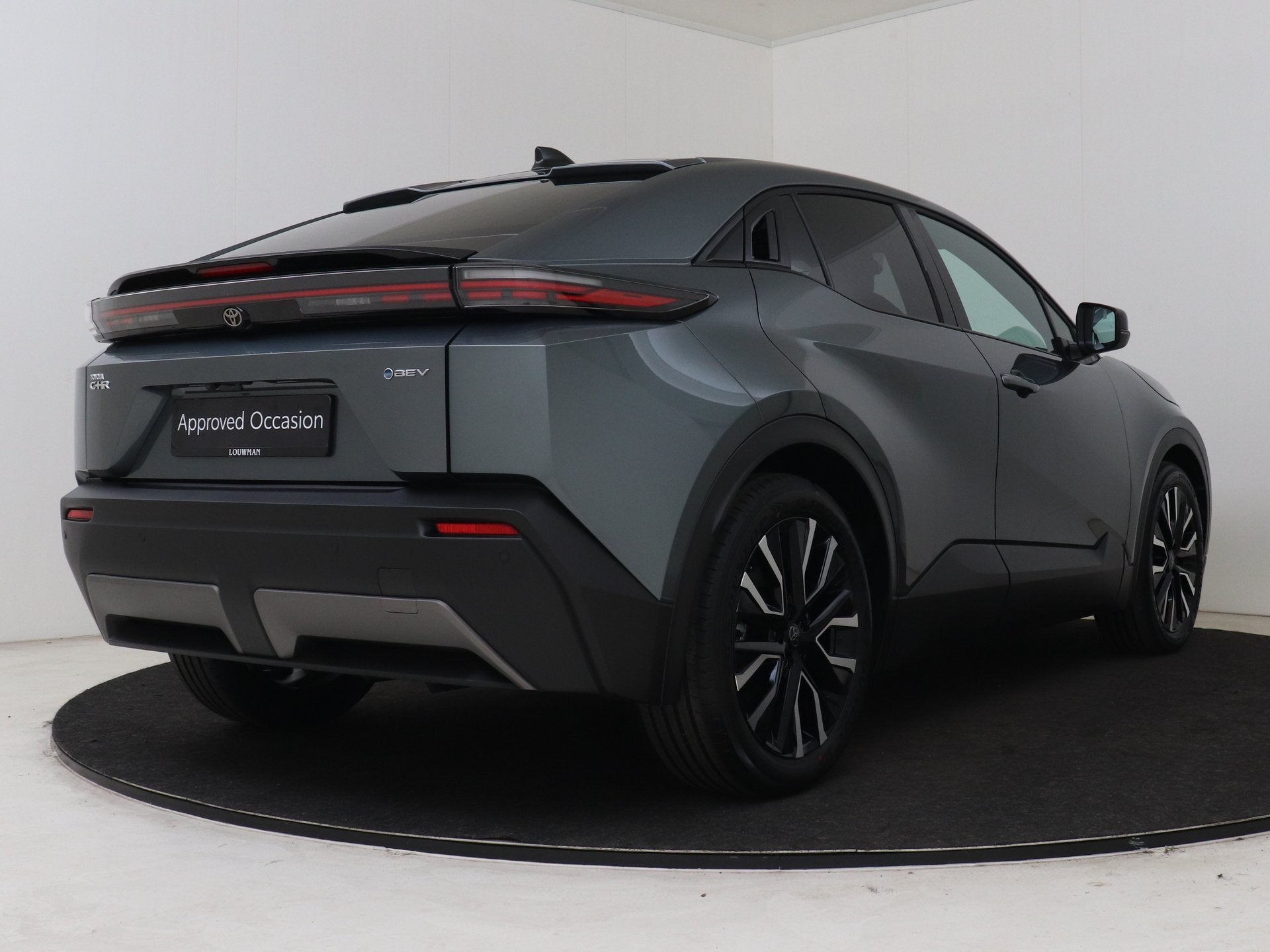 Toyota C-HR+ First Edition 77 kWh 20" (bj 2026, automaat), Auto's, Toyota, 12 maanden, Leder en Stof, Origineel Nederlands, Automatische klimaatregeling