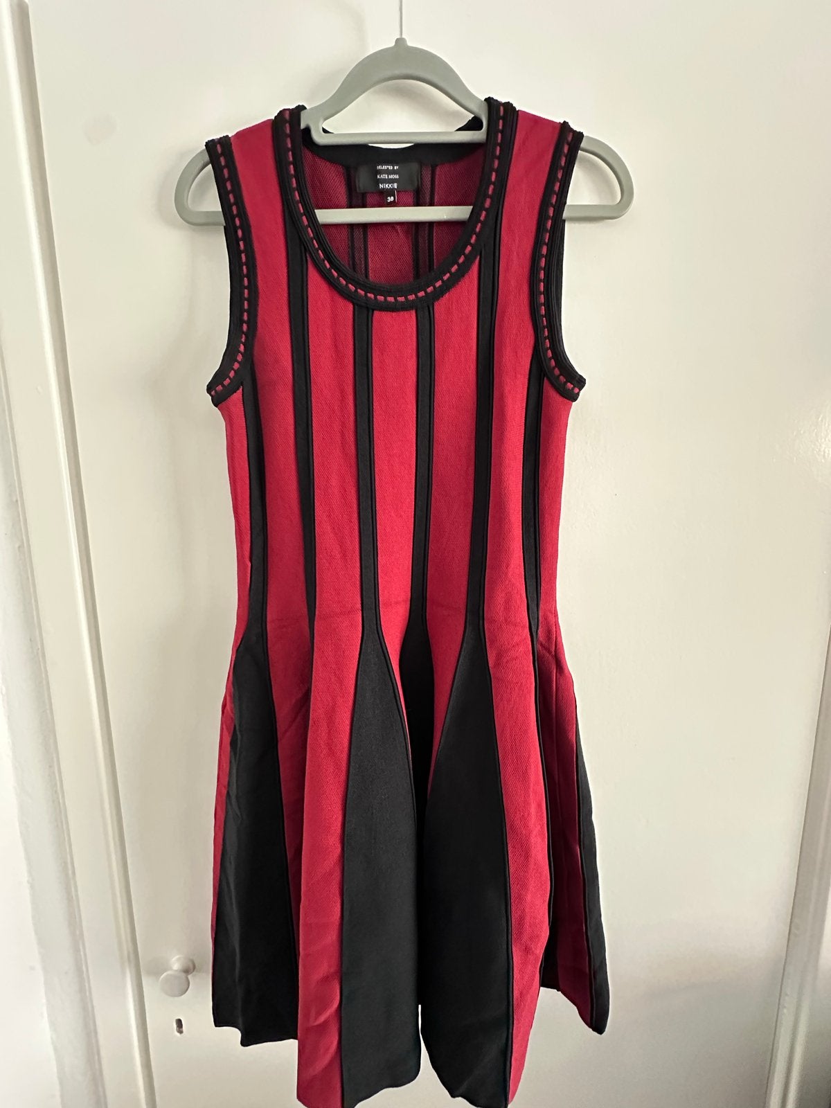 Nikkie by Kate Moss gestreepte jurk maat 38, Kleding | Dames, Jurken, Maat 38/40 (M), Ophalen of Verzenden, Zo goed als nieuw