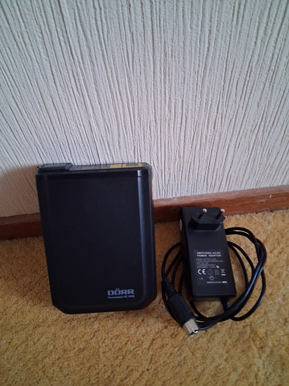 Dörr Powerpack DP-3000 met oplader, Audio, Tv en Foto, Zo goed als nieuw, Overige merken, Powerbank, Opladen via netstroom