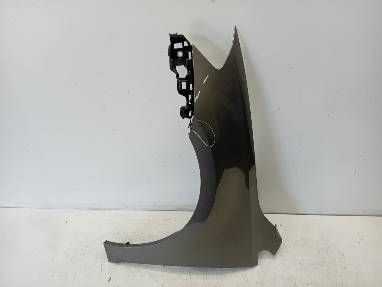 Spatbord links voor Volkswagen Golf, Onderdelen@venauto.nl, Van der Ven Autorecycling B.V., Gebruikt, Ettenseweg 76, 4706 PB Roosendaal, The Netherlands