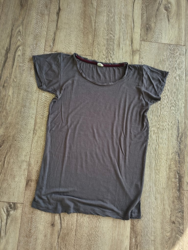 Prachtig basic grijs shirt van Bamboe, maat S. 100% bamboo., Onb, Ophalen of Verzenden, Korte mouw, Onb