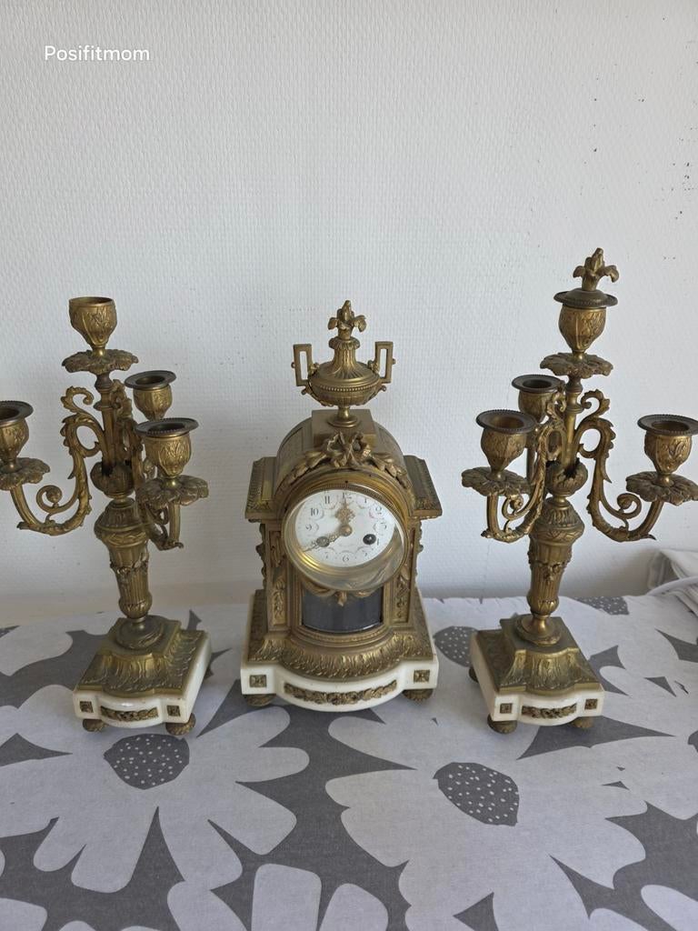 Antieke pendule set met klok en kandelaars, brons/marmer, Antiek en Kunst, Ophalen