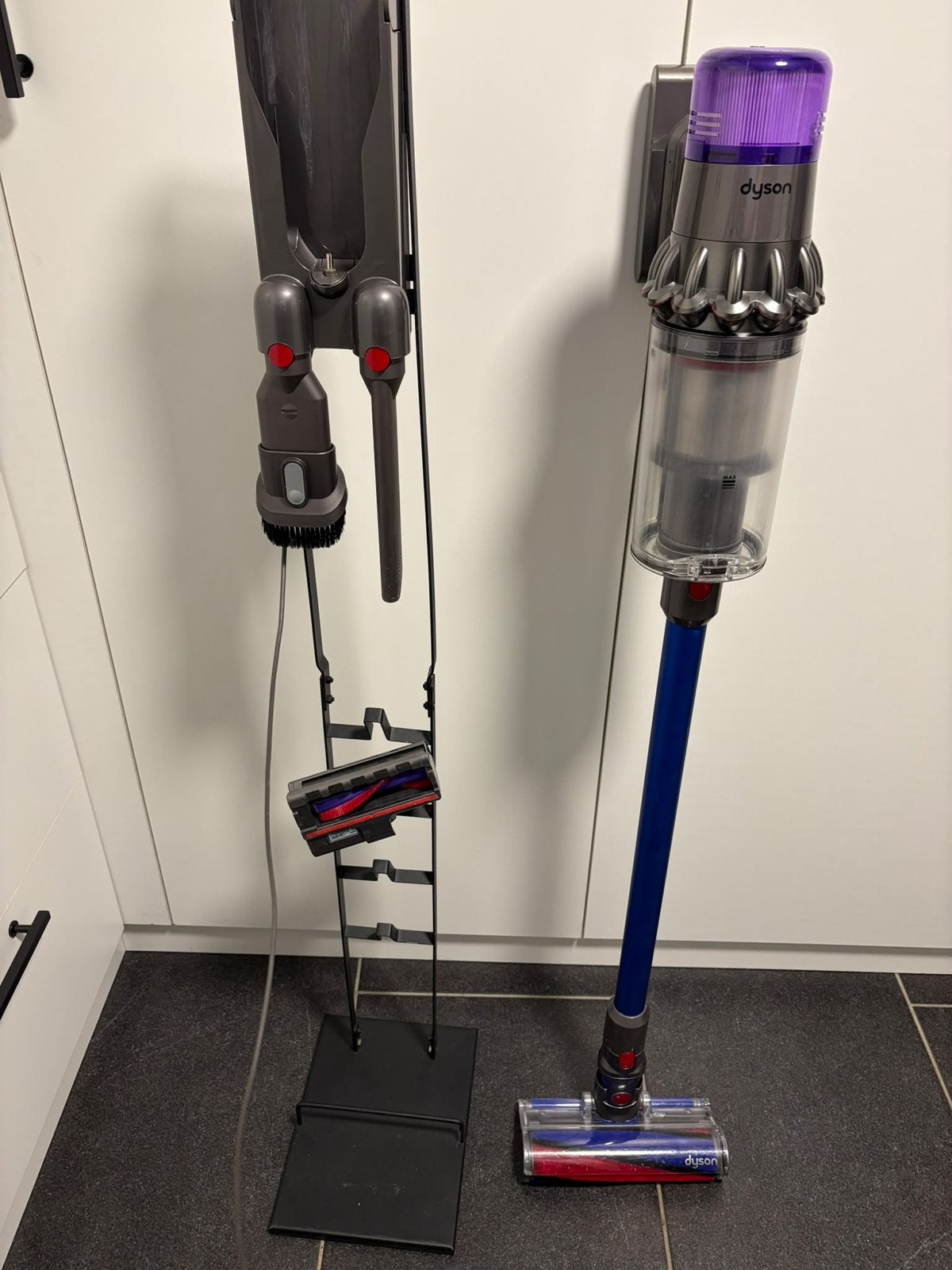 Dyson v11 met standaard, Ophalen, Gebruikt, Dyson, Reservoir