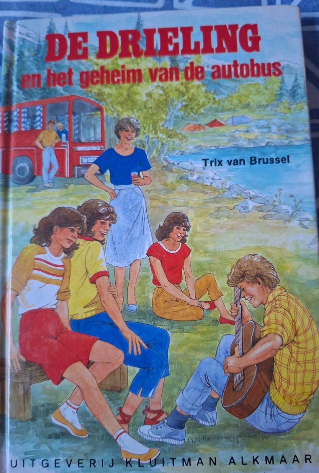 De Drieling en het geheim van de autobus - Trix van Brussel, Ophalen of Verzenden, Zo goed als nieuw, Trix van Brussel, Fictie