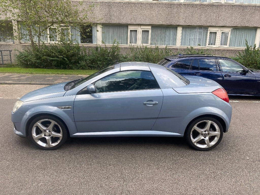 Foto 6 van Opel Tigra 1.8 16V SPORT Twintop2005 Leder Blauw Nieuwe APK