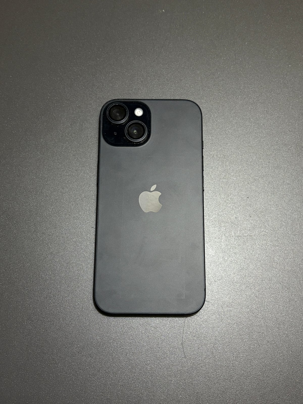 Apple iPhone 15 Zwart 128GB - Zo goed als nieuw
