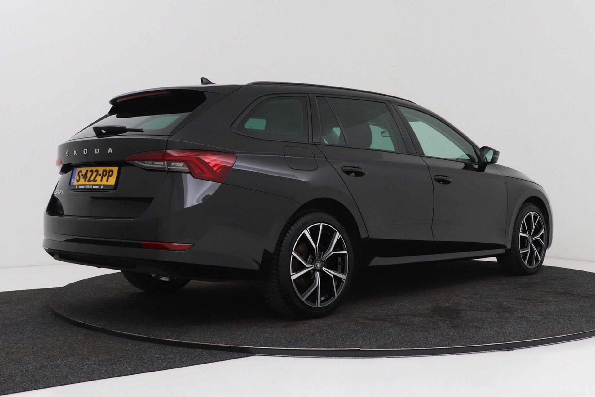 Skoda Octavia Combi 1.5 TSI First Edition | Camera | CarPlay, Auto's, Skoda, Voorwielaandrijving, Stof, 4 cilinders, 150 pk