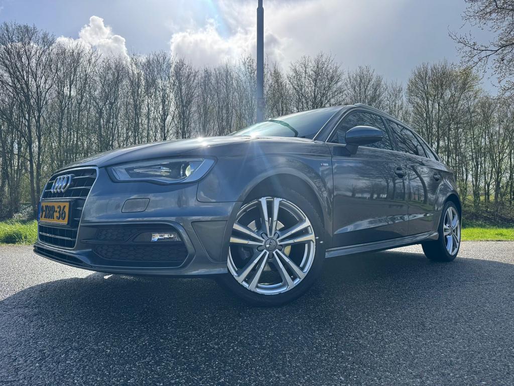 Audi A3 1.4TFSI 3X S Line G-tron S-Tron Nap|Automaat|Navi, Auto's, Audi, 4 cilinders, Leder en Stof, Origineel Nederlands, Grijs