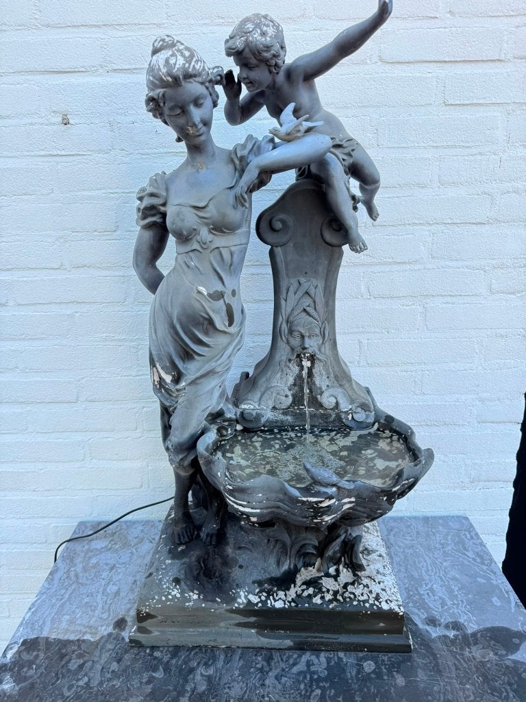 TUINBEELD fontein Vrouw + kind Bronslook kunststof beeld, Ophalen, Kunststof, Gebruikt, Wilms