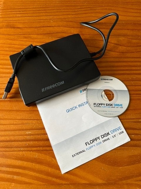 Freecom floppy disk drive 3,5"/ USB, Ophalen of Verzenden, Zo goed als nieuw, Windows, Extern