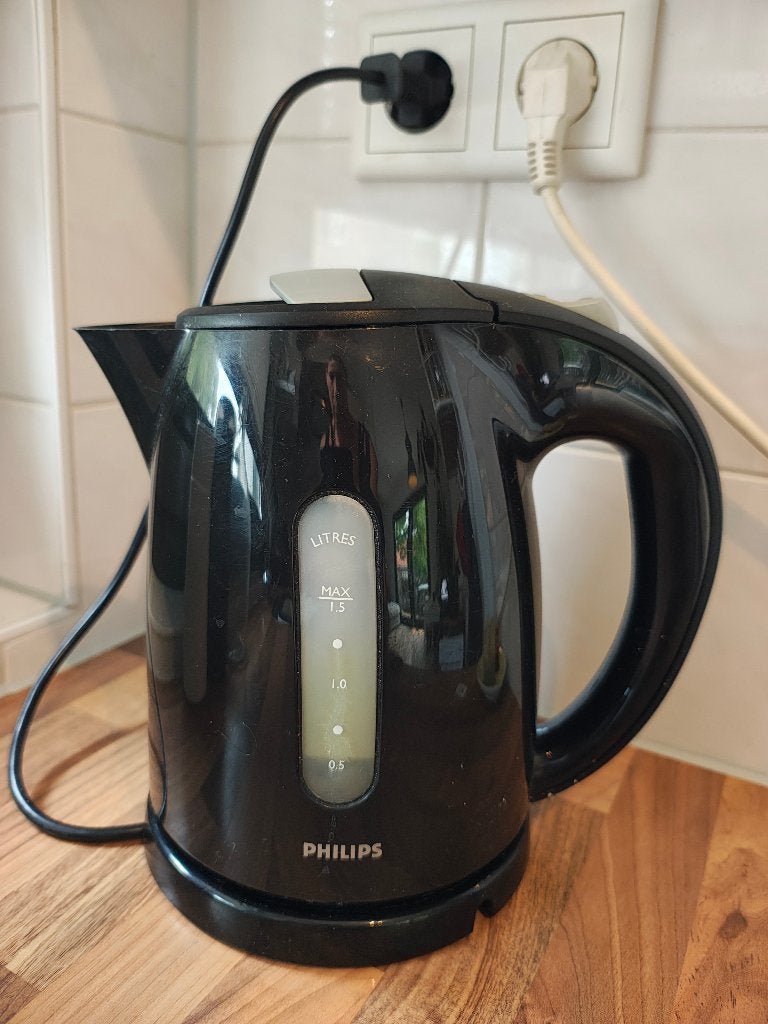 Philips waterkoker - Zwart - 1.5 liter, 1 tot 2 liter, Ophalen, Gebruikt, Draadloos