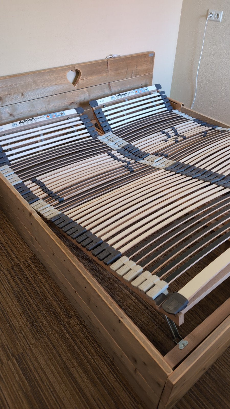 steigerhouten bed en verstelbare bedbodems, Ophalen, Steigerhout, Zo goed als nieuw, 180 cm