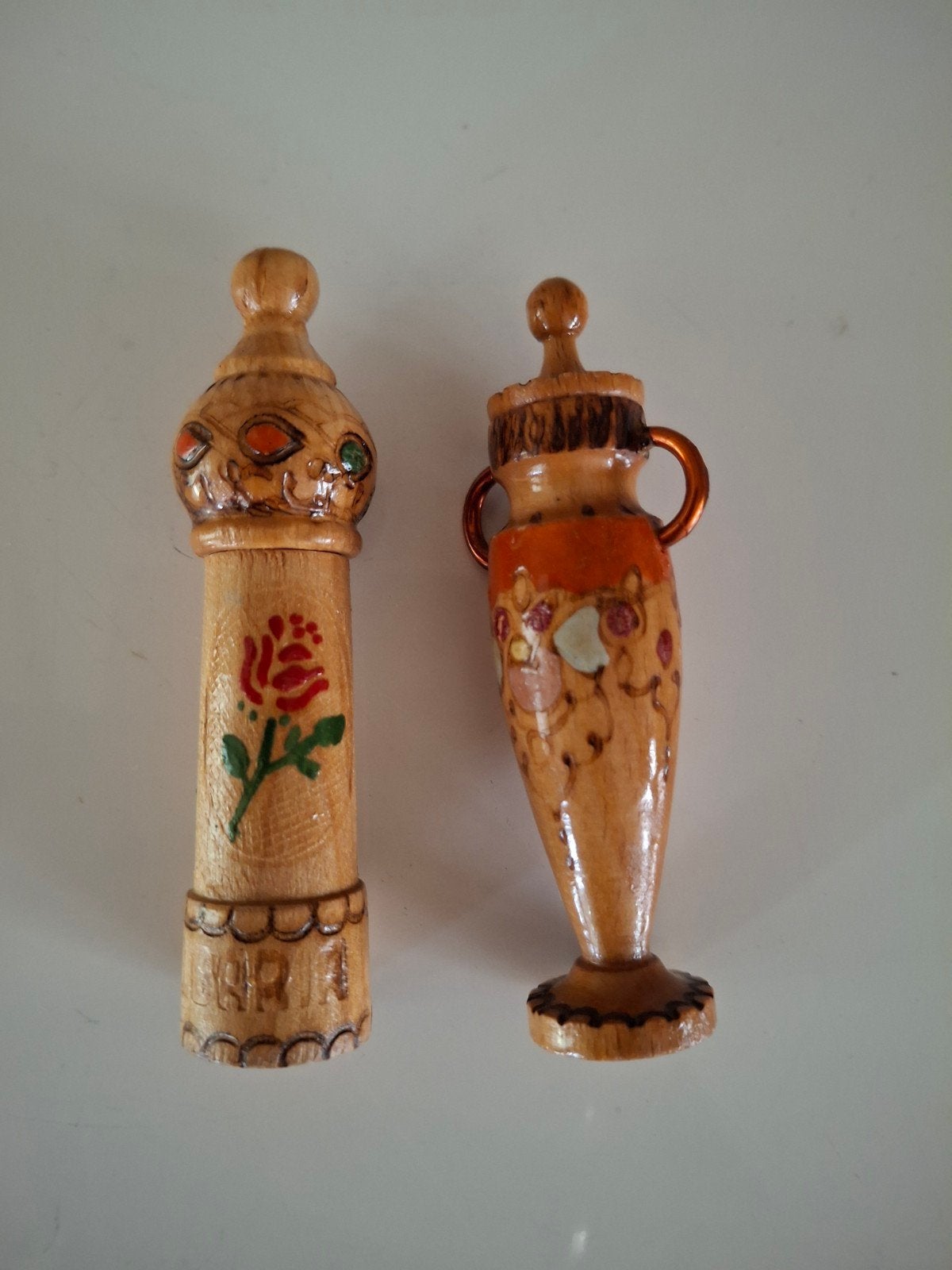 Vintage Bulgaars houten parfumflesje, Ophalen of Verzenden, Gebruikt