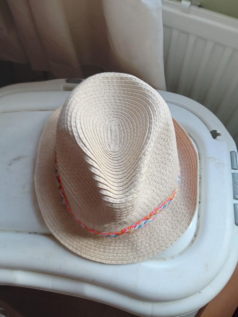 Zomerse strohoed met kleurrijke band, Ophalen of Verzenden, Nieuw, One size fits all, Hoed
