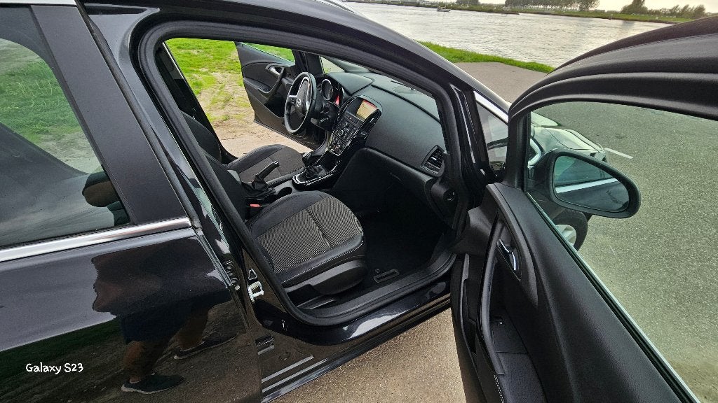 Foto 10 van Opel Astra 1.4 74KW ST 2016 Zwart