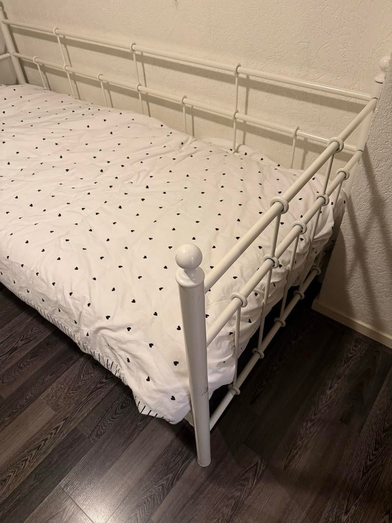 Metalen eenpersoonsbed - Wit, Huis en Inrichting, Slaapkamer | Bedden, Ophalen, 90 cm, Eenpersoons, Wit