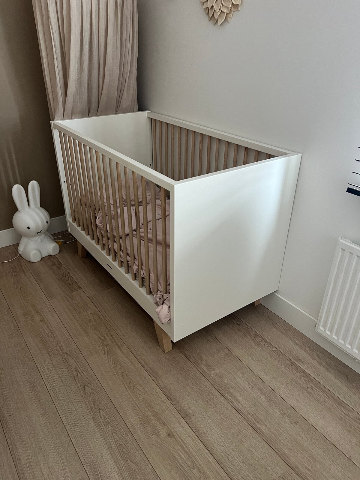 Kidsmill Fynn/Lars ledikant wit met verstelbare lattenbodem, Ophalen, Gebruikt, Lattenbodem, Minder dan 140 cm