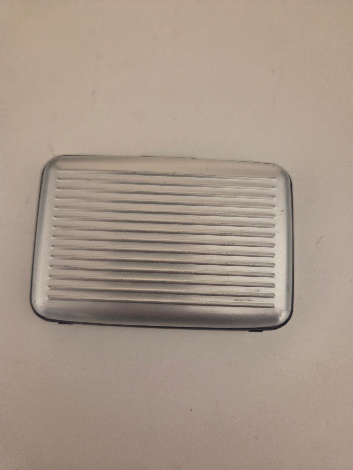 Aluminium pasjeshouder / creditcardhouder, Ophalen of Verzenden, Gebruikt, Grijs, Overige merken
