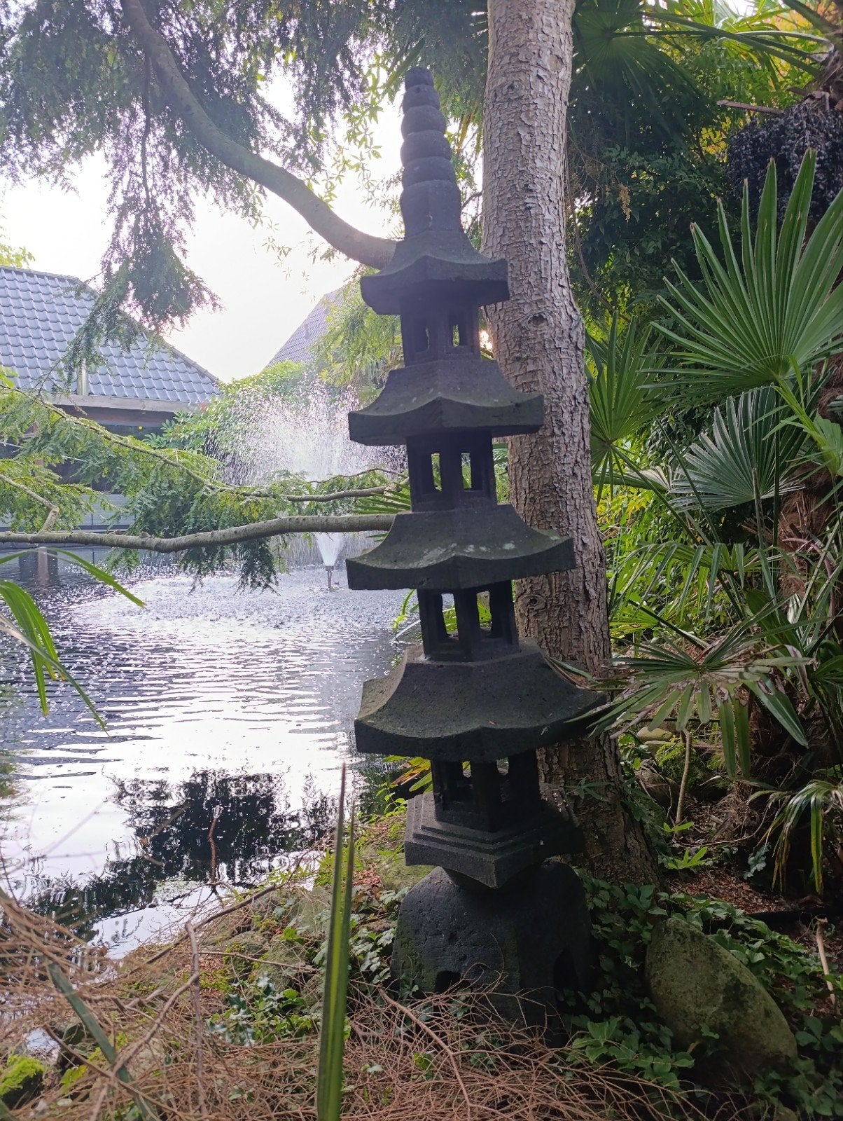 Japanse pagode van lavasteen voor tuin of vijver, Ophalen, Gebruikt, Steen, Overige typen