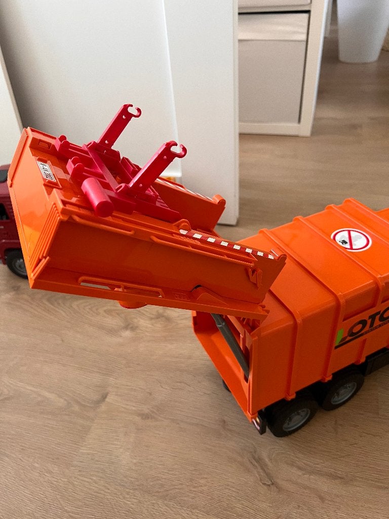 Mooie Bruder auto’s zoals deze vuilnisauto, Ophalen, Zo goed als nieuw
