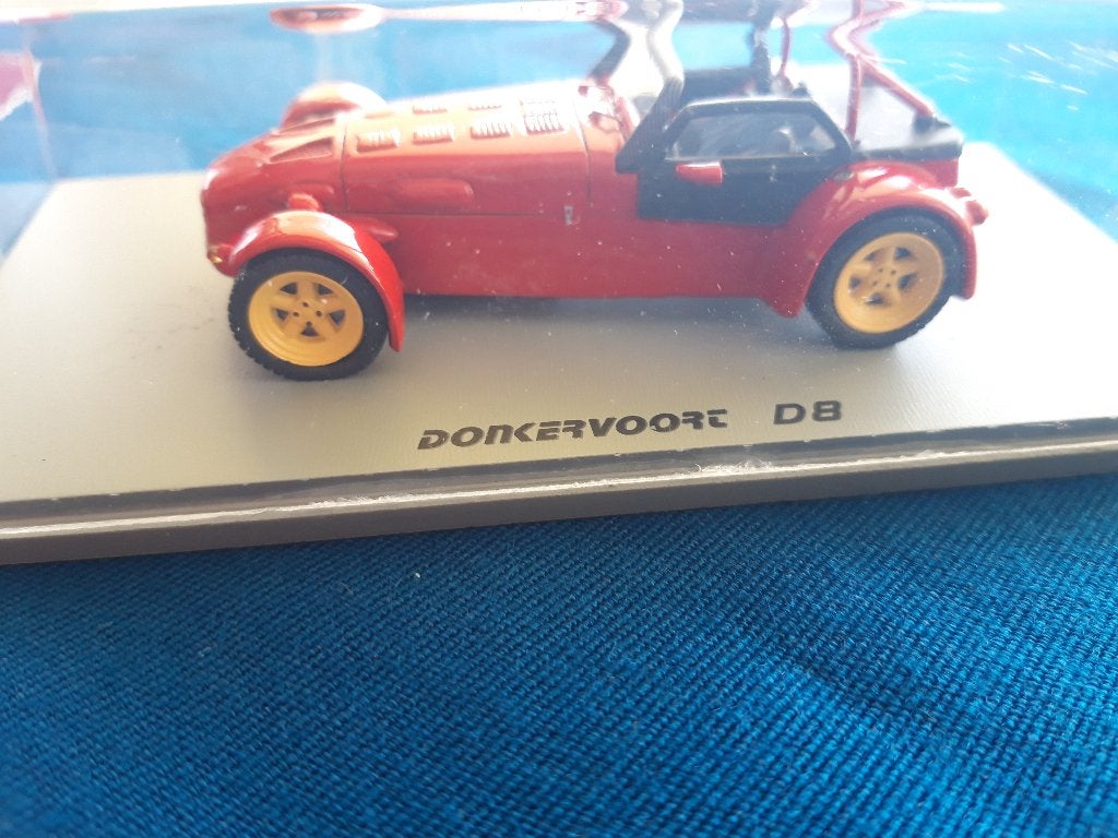 Donkervoort D8 ( open ) rood - Replicars 1:43 - mint boxed, Ophalen of Verzenden, Zo goed als nieuw, Auto, Overige merken