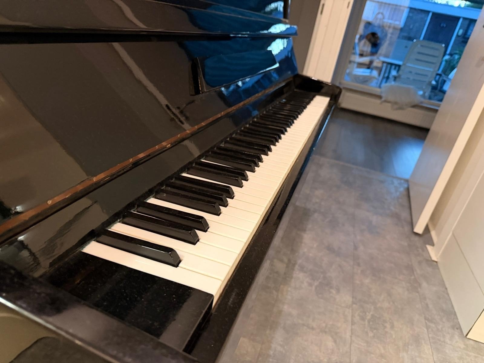 Piano Cherni perfect status, Ophalen, Gebruikt