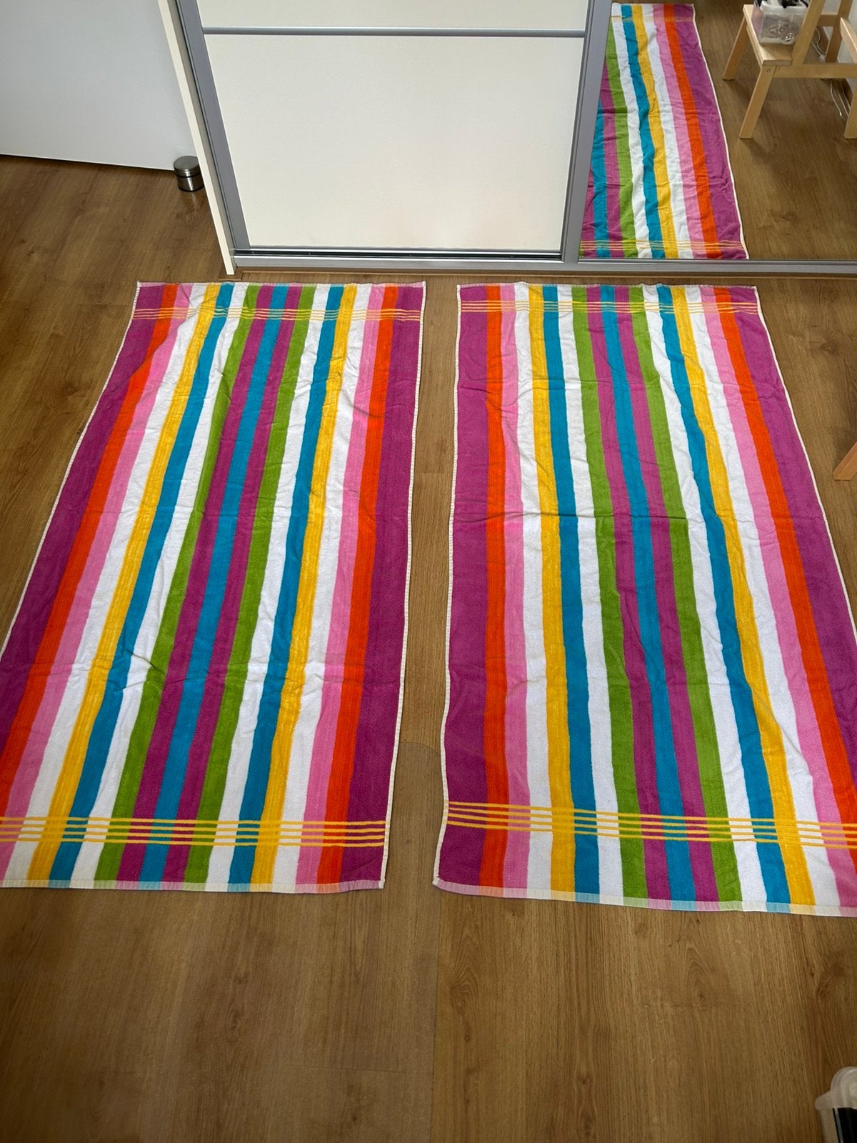 2x  badlakens / strandlakens in regenboog kleuren, Meerkleurig, Overige merken, Badlaken, Ophalen of Verzenden