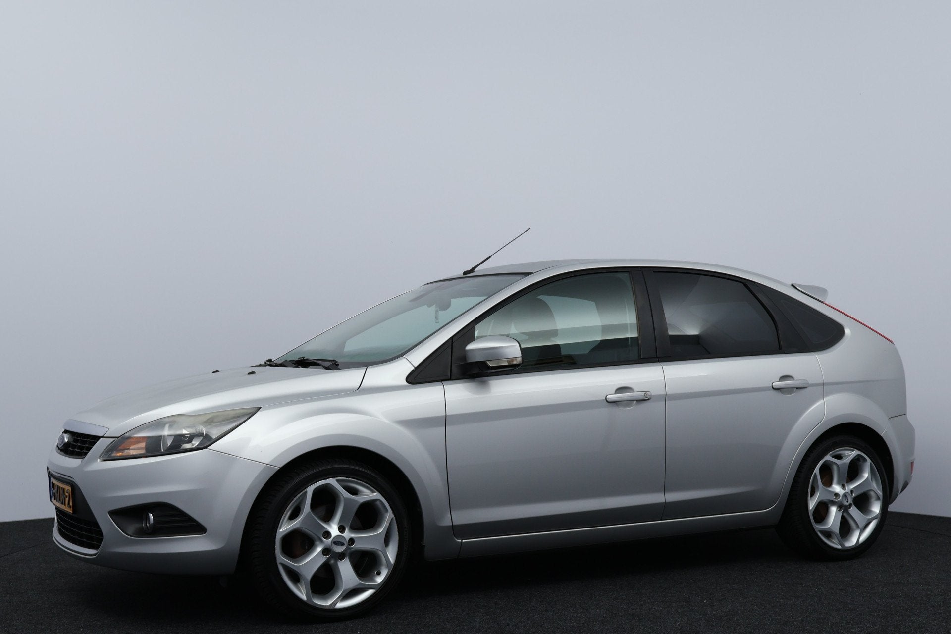 Ford Focus 1.8 Limited/ 18'' LMV/ Keyless-GO/ Voorruitverw/, Auto's, Euro 5, 1160 kg, Gebruikt, Zwart