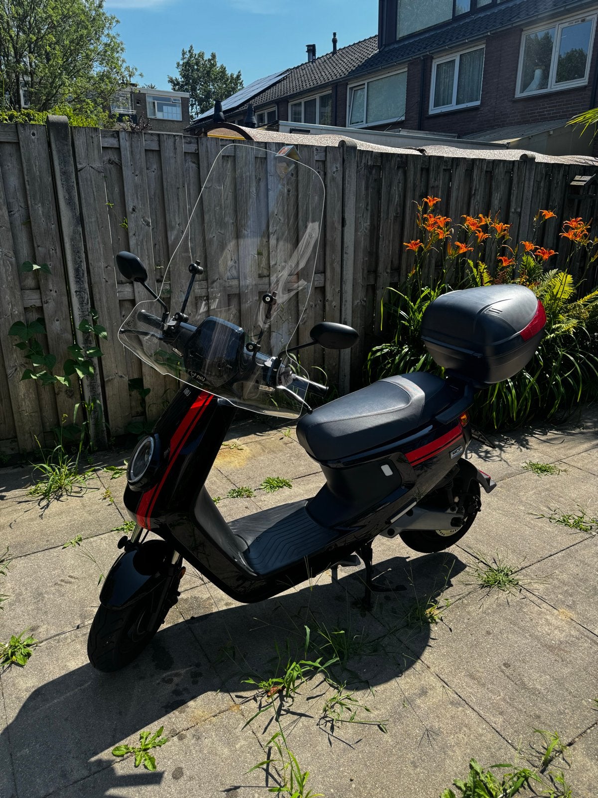 Niu elektrische scooter met topkoffer en windscherm, Ophalen, Gebruikt, Elektrisch, Overige merken