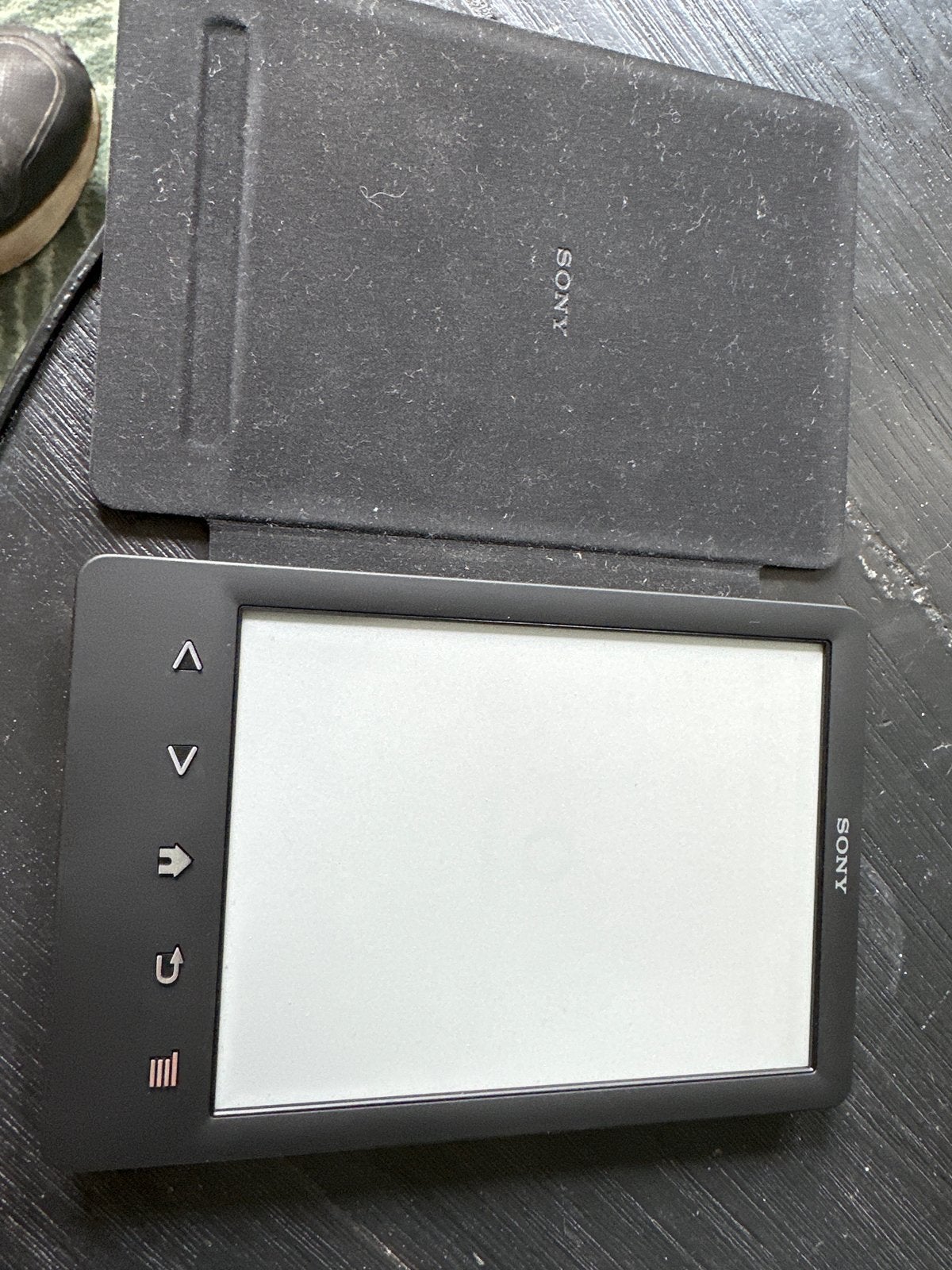 Sony Reader PRS-T2 E-reader met hoesje, Gebruikt, Touchscreen, Ophalen of Verzenden, 4 GB of minder