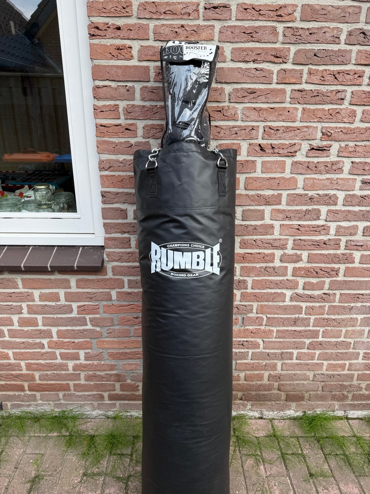 Bokszak (Rumble) en bokshandschoenen (Booster) set, Ophalen, Zo goed als nieuw, Bokszak