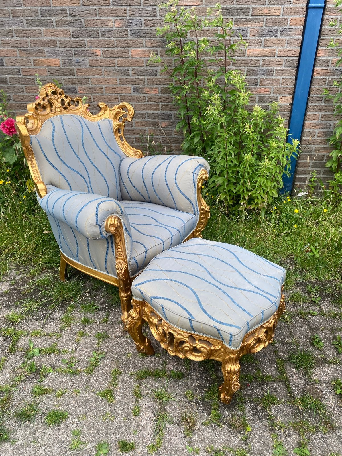 Koninklijke fauteuil met voetenbank - Eyecatcher!, Ophalen