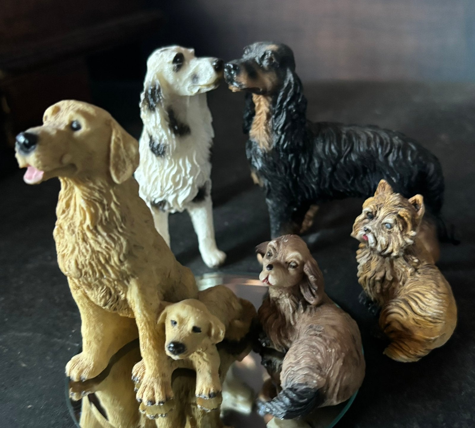 Lot van 5 vintage polystone hondenbeeldjes. Prijs samen:, Ophalen of Verzenden, Zo goed als nieuw, Dier