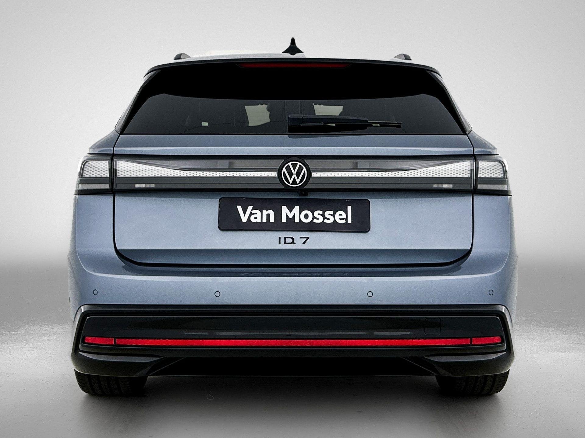 Volkswagen ID.7 Tourer Limited Edition Plus 59 kWh 204 PK |, Auto's, Achterwielaandrijving, 59 kWh, Blauw, 1972 kg