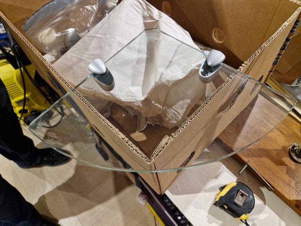 Glazen hoekplankjes  half rond, Ophalen, Gebruikt