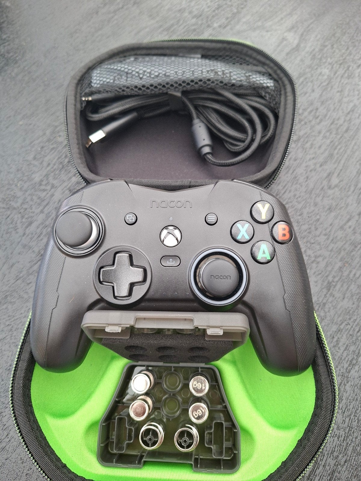 Nacon Revolution X Pro Controller voor Xbox, Spelcomputers en Games, Spelcomputers | Xbox | Accessoires, Ophalen, Zo goed als nieuw
