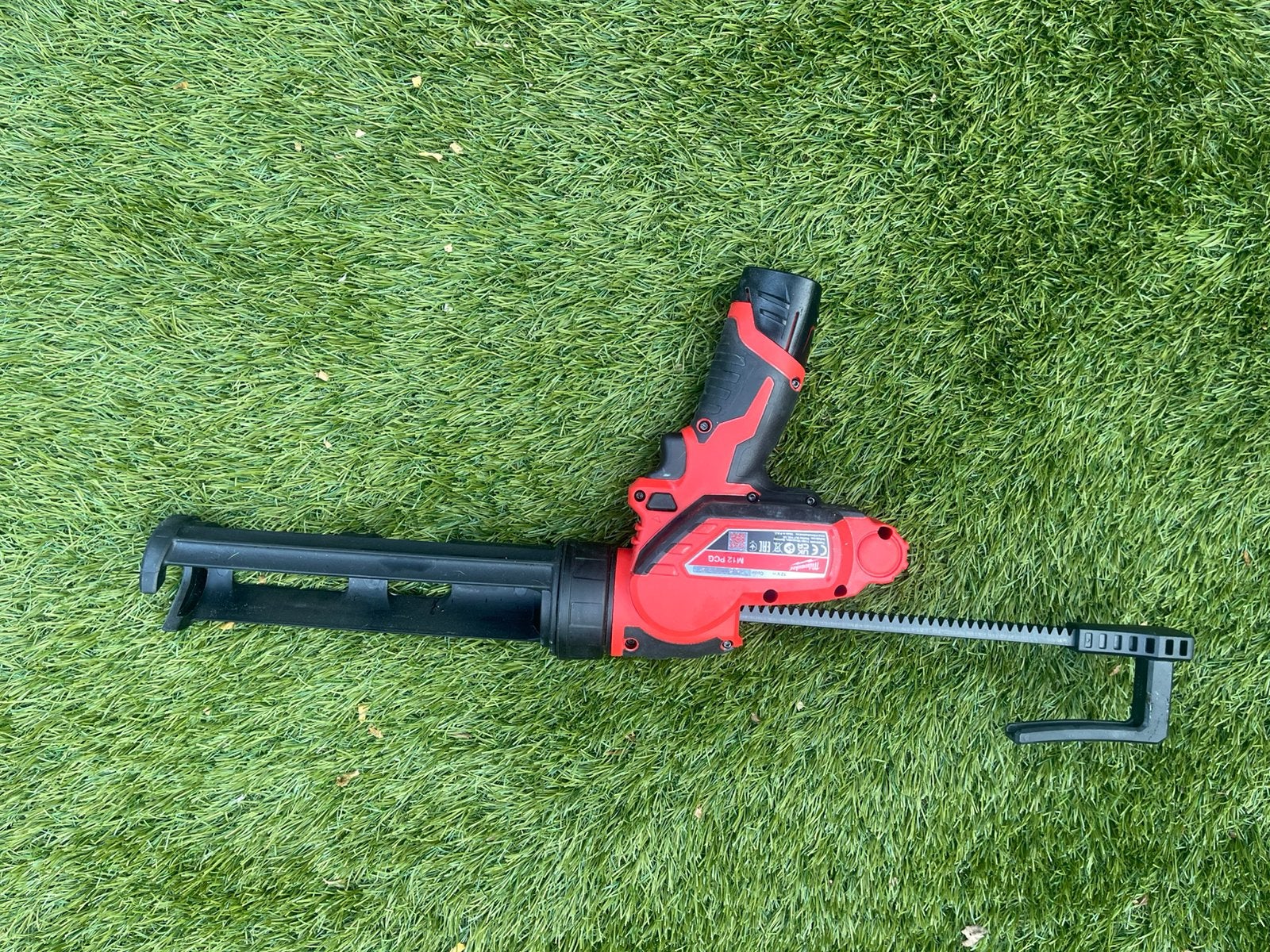 Milwaukee M12 PCG kitspuit met accu, Ophalen of Verzenden, Nieuw