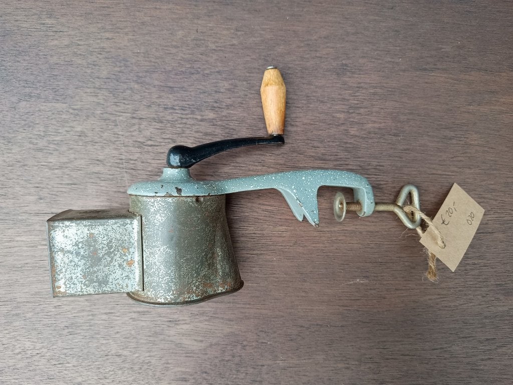 Oude Duitse raspmolen WSM, Verzenden