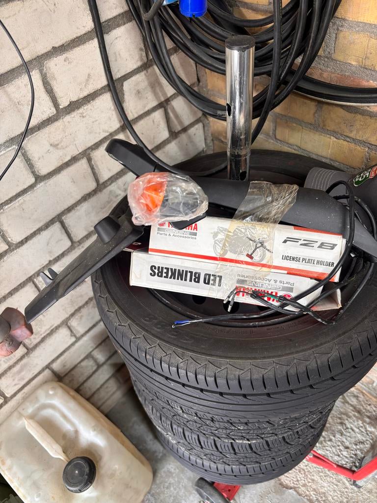 Yamaha FZ8 kentekenplaathouder 2x, Motoren, Onderdelen | Yamaha, Ophalen of Verzenden, Nieuw